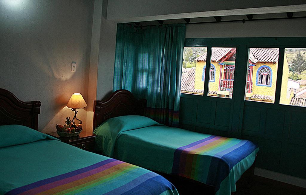 Hotel Los Geranios Duitama Bagian luar foto