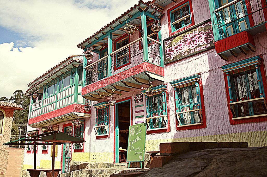 Hotel Los Geranios Duitama Bagian luar foto