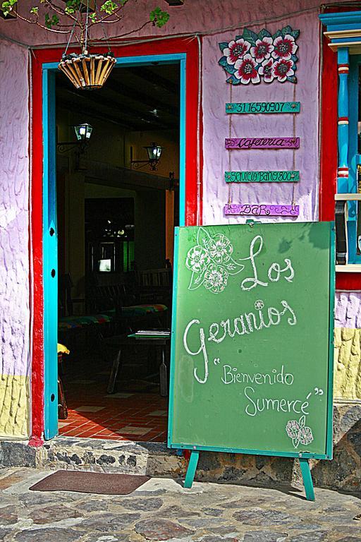 Hotel Los Geranios Duitama Bagian luar foto