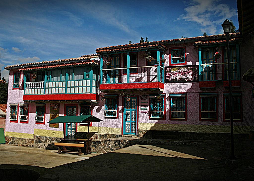 Hotel Los Geranios Duitama Bagian luar foto